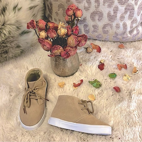 Janie and Jack Chukka Suede Leather Camel Color High Top Sneakers Sz 6 - Picture 1 of 13